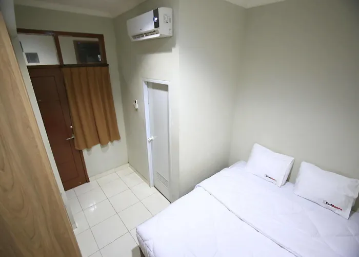 Reddoorz @ Karet Pedurenan