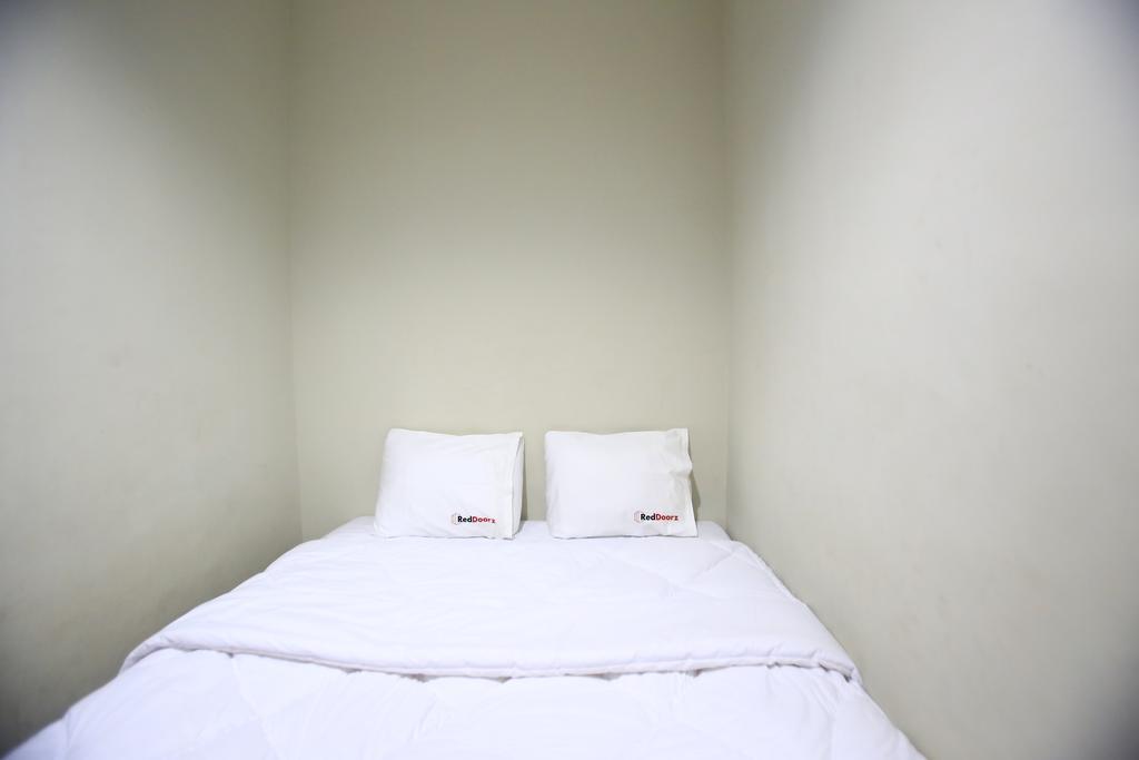Reddoorz Karet Pedurenan Guest house 2*