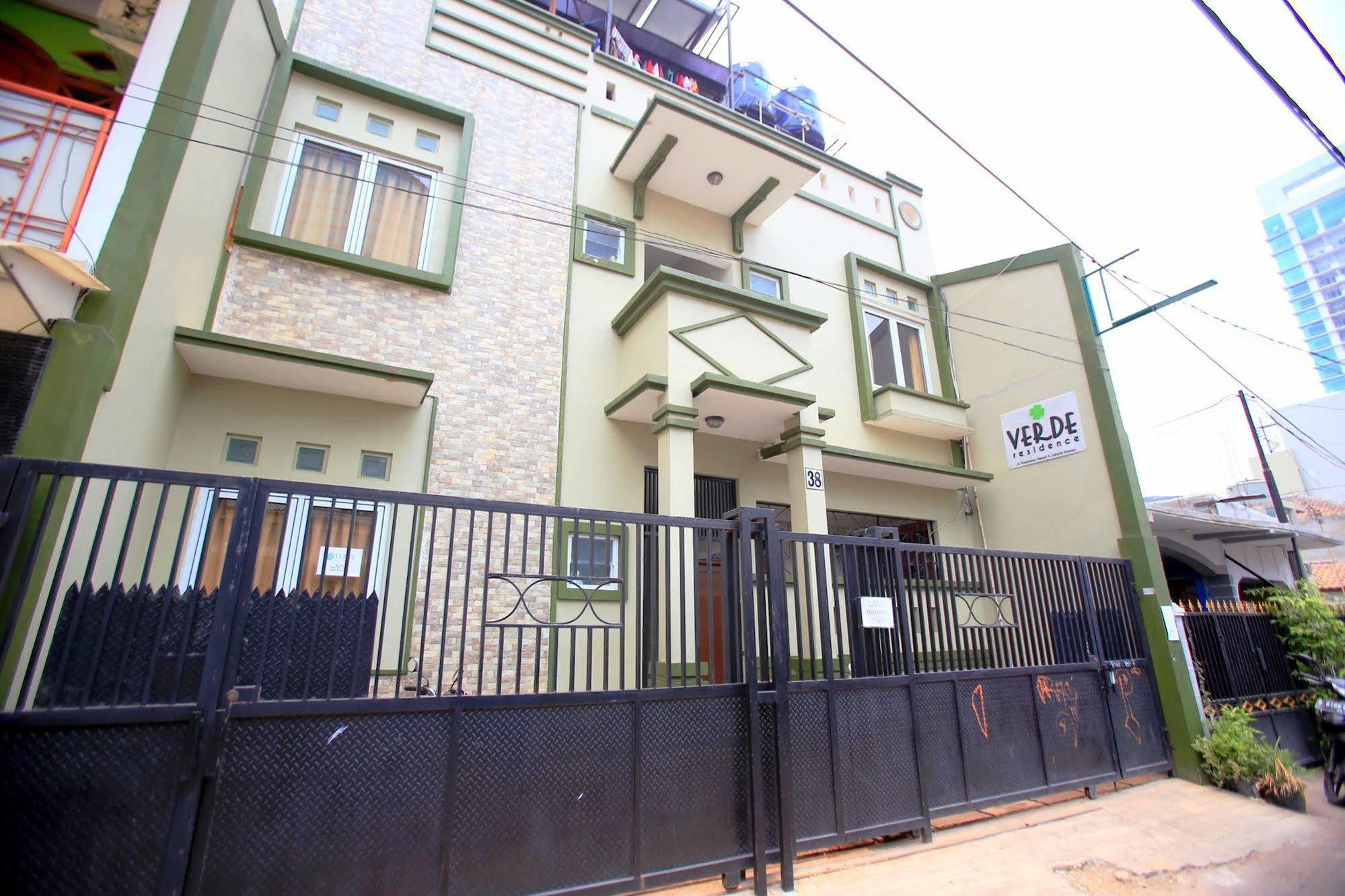 Reddoorz Karet Pedurenan 2* Jakarta