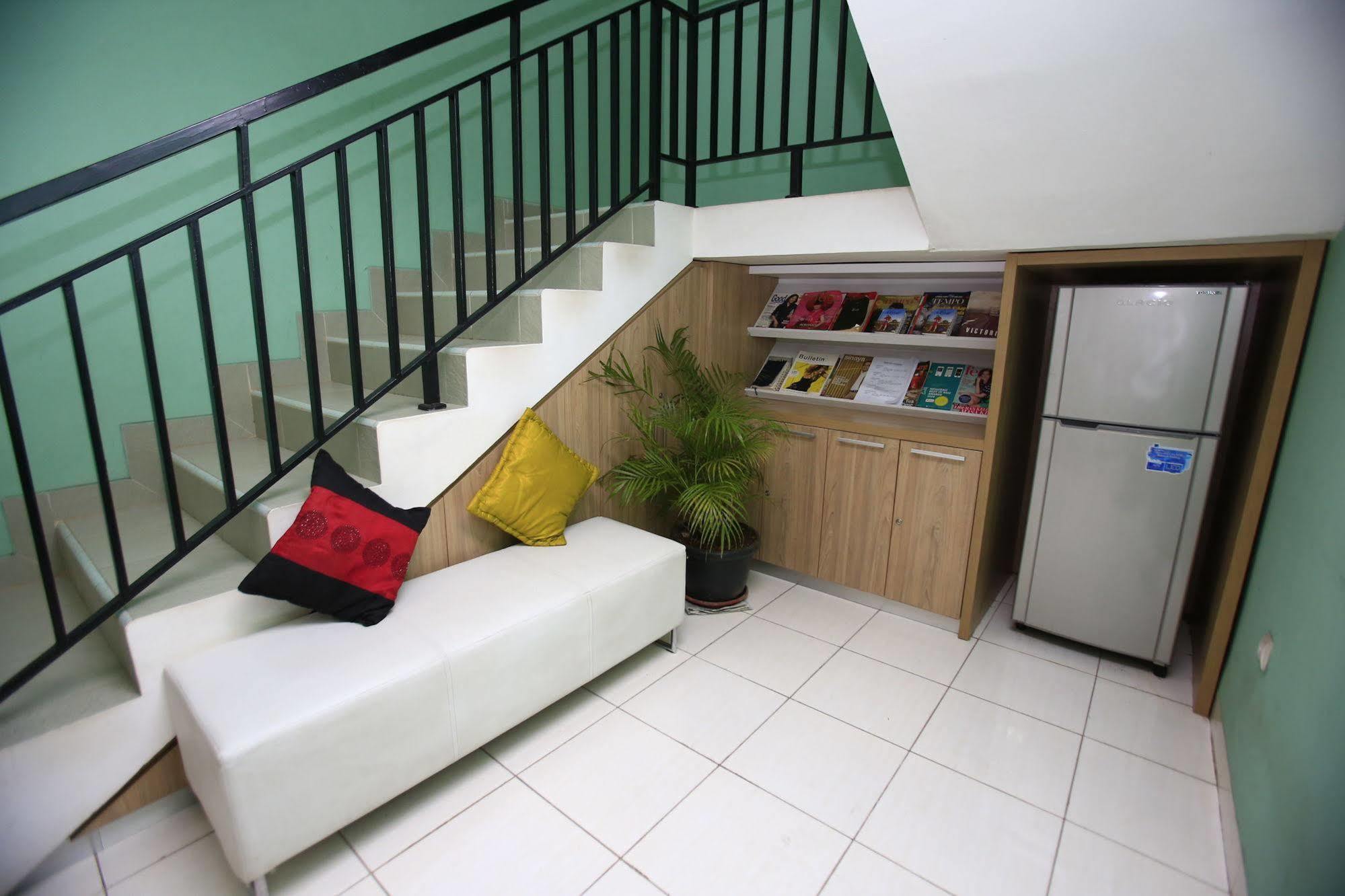 Reddoorz Karet Pedurenan Guest house 2*