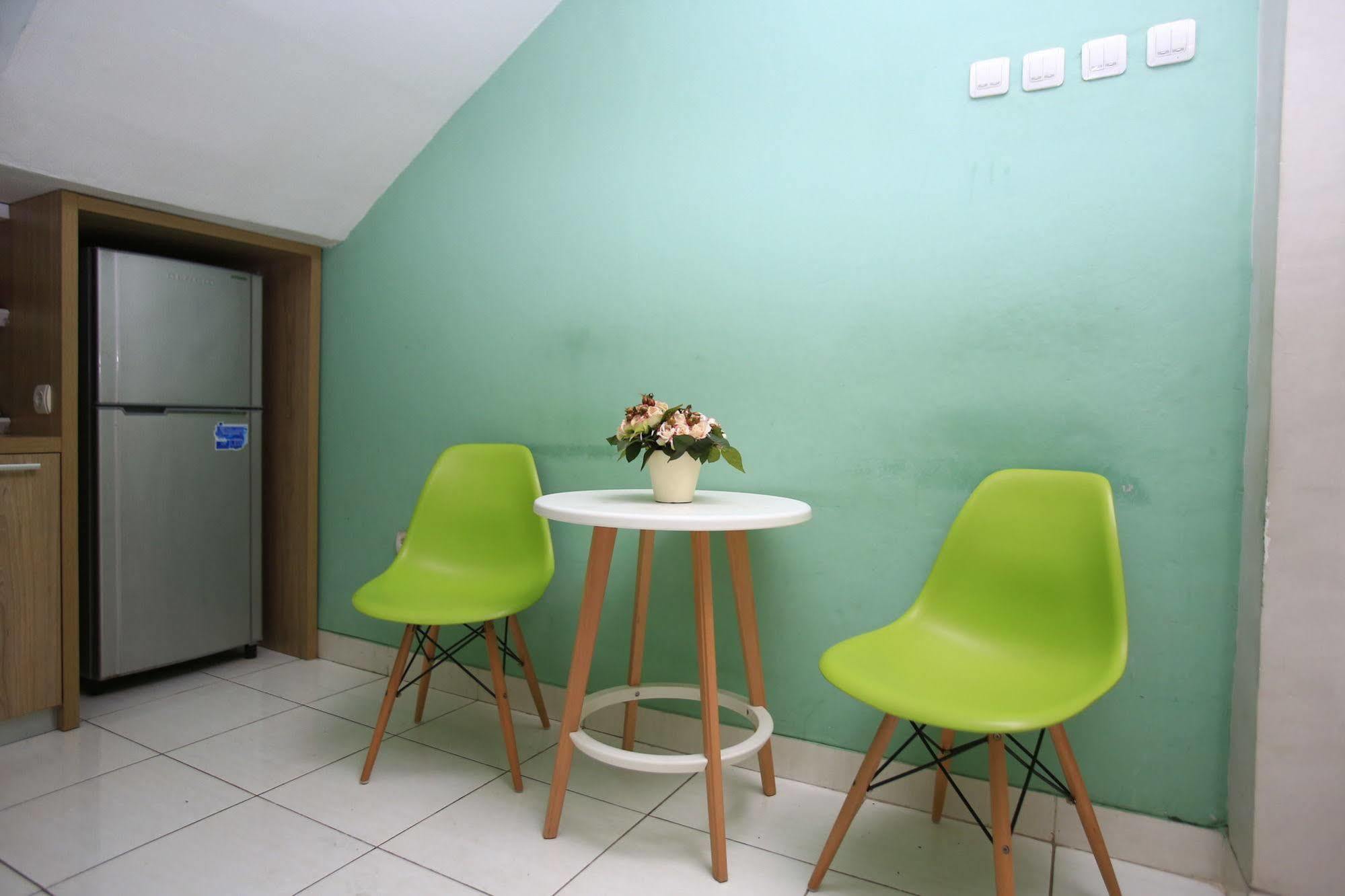Reddoorz Karet Pedurenan Guest house 2*