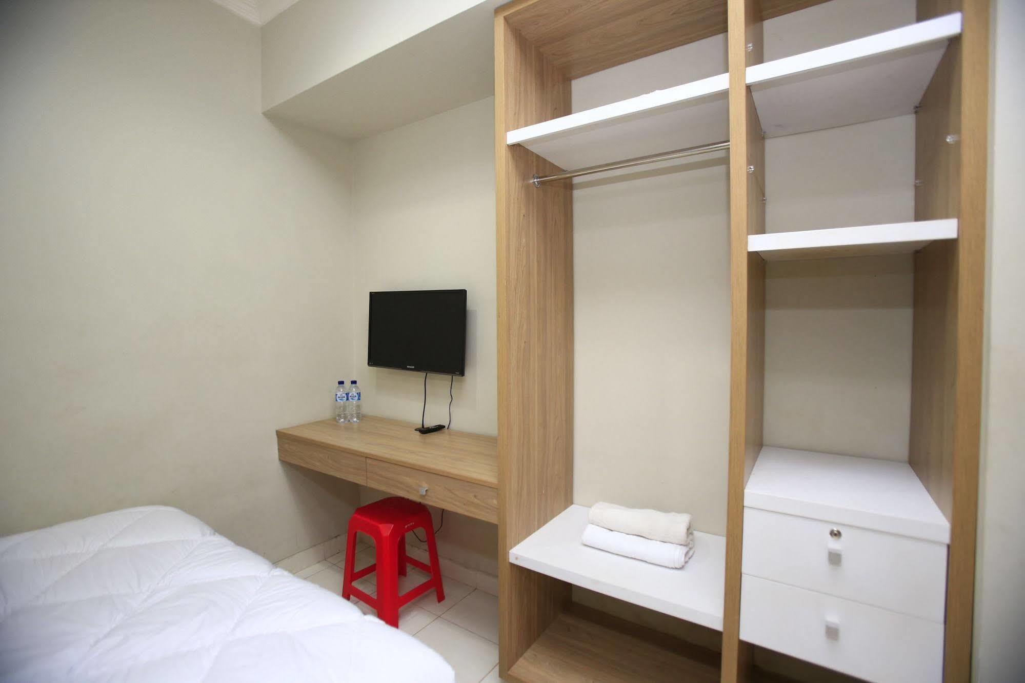 Reddoorz Karet Pedurenan Guest house Jakarta