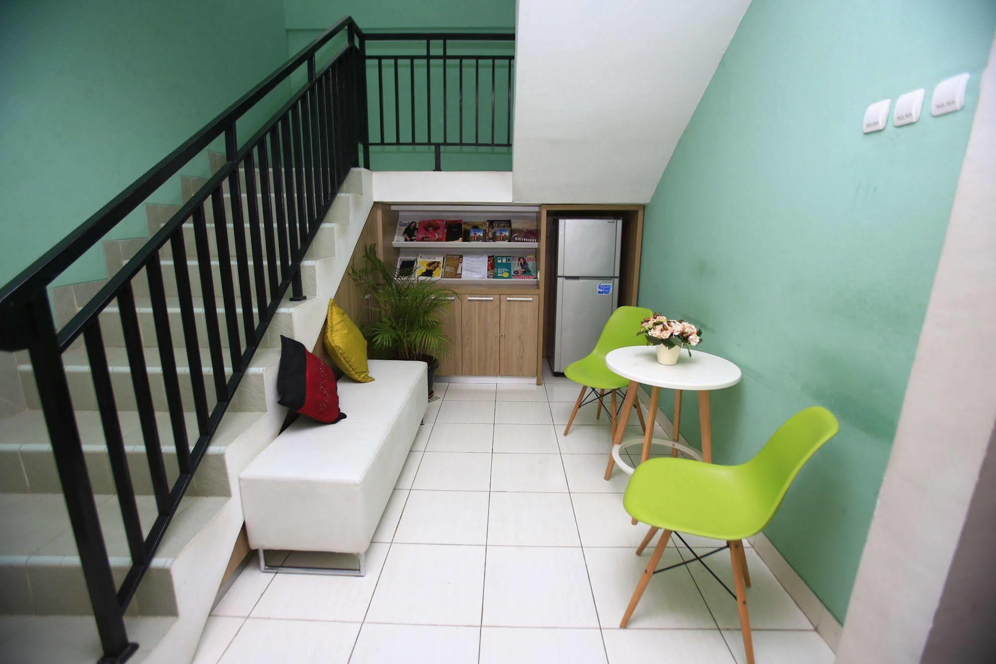 Wisma tamu Reddoorz @ Karet Pedurenan